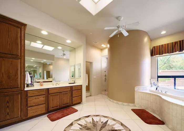 Valley View - Style Backyard - Heated Pool Holiday home