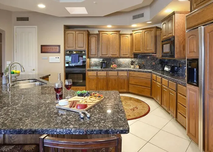 Valley View - Style Backyard - Heated Pool Holiday home *