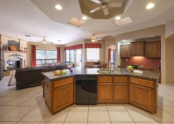 Valley View - Style Backyard - Heated Pool Holiday home