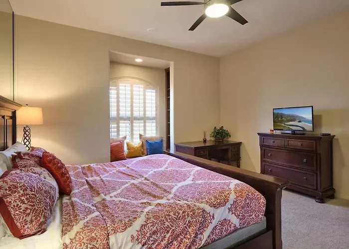 Valley View - Style Backyard - Heated Pool Holiday home *