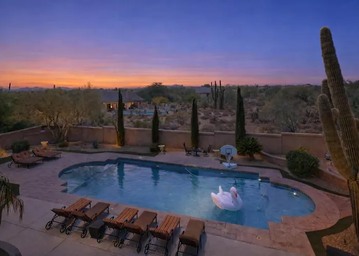 Valley View - Style Backyard - Heated Pool Holiday home
