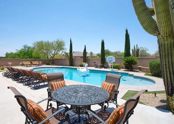 Valley View - Style Backyard - Heated Pool *